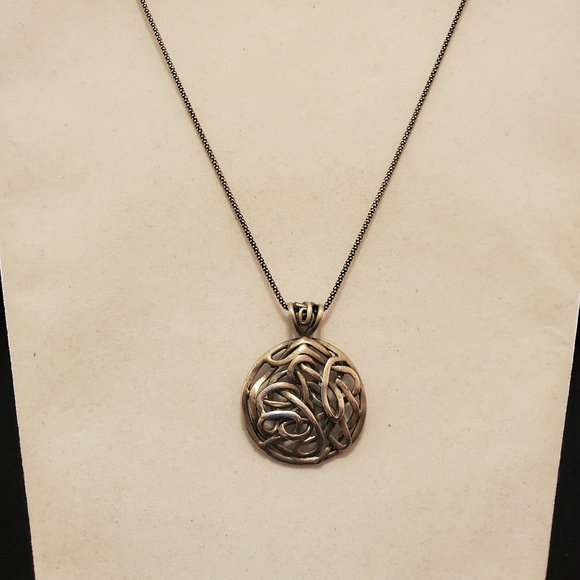 Silpada 925 Woven Knot Pendant on 925 Silver Silpada Chain - Picture 10 of 16